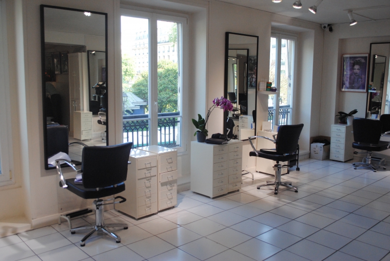 salon-coiffure-CANNES-min_floor-home-office-property-living-room-room-781228-pxhere.com